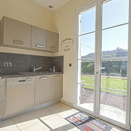 Comfortable With Garden Holiday home *