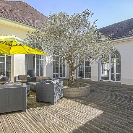 Comfortable With Garden Holiday home