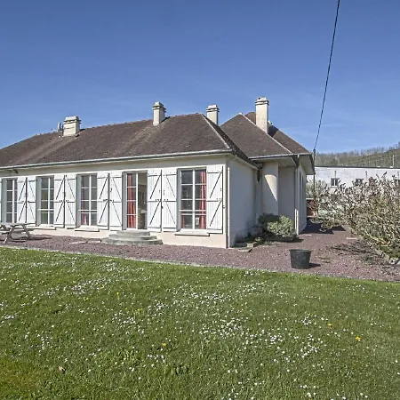 Comfortable With Garden Holiday home *