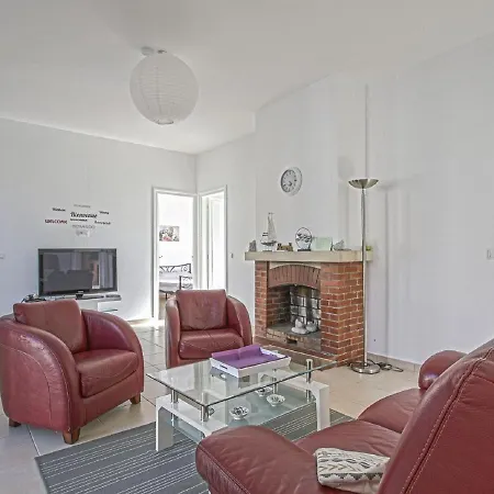 Comfortable With Garden Holiday home *