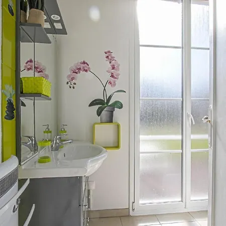 Comfortable With Garden Holiday home