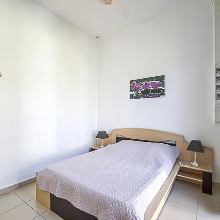 Holiday home Comfortable With Garden