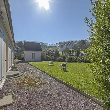 Holiday home Comfortable With Garden