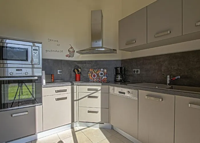 Charming Coastal Hideaway *